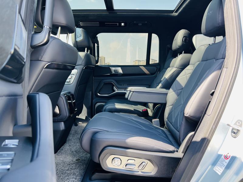 BYD FangChengBao Leopard 8, 2024 — фото 11 из 12