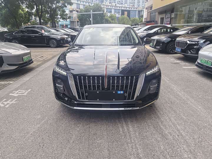 Hongqi H5 Hybrid, 2026 — фото 2 из 9