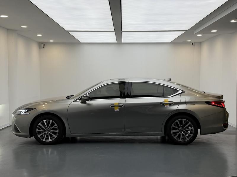 Lexus ES, 2025 — фото 4 из 12