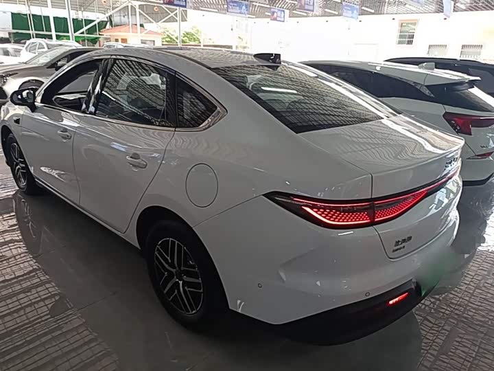 BYD Seal 05 DM-i Hybrid, 2025 — фото 5 из 9