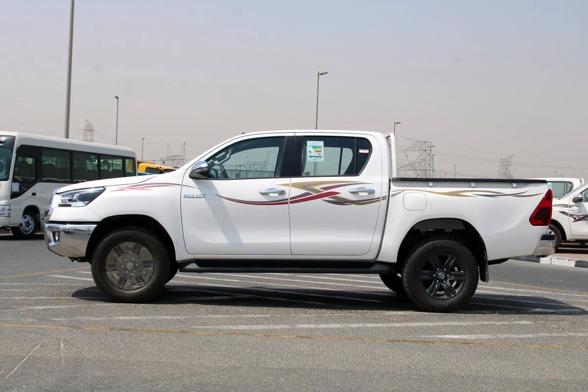 Toyota Hilux, 2026 — фото 7 из 10