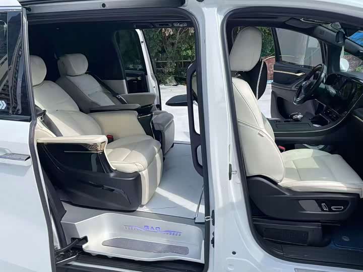 GAC Trumpchi M8, 2023 — фото 6 из 9