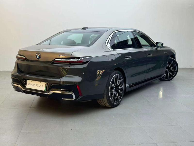 BMW i7, 2023 — фото 5 из 12