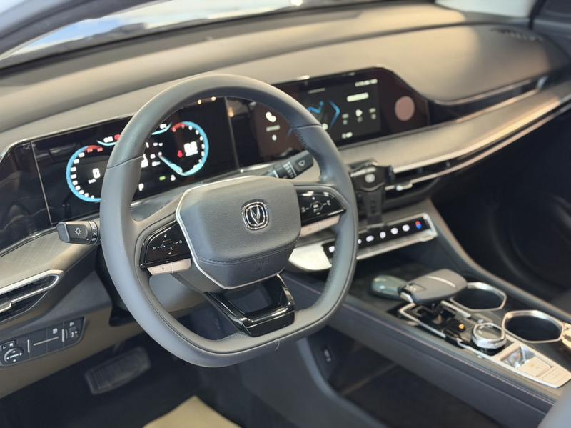Changan Eado Plus, 2023 — фото 9 из 12