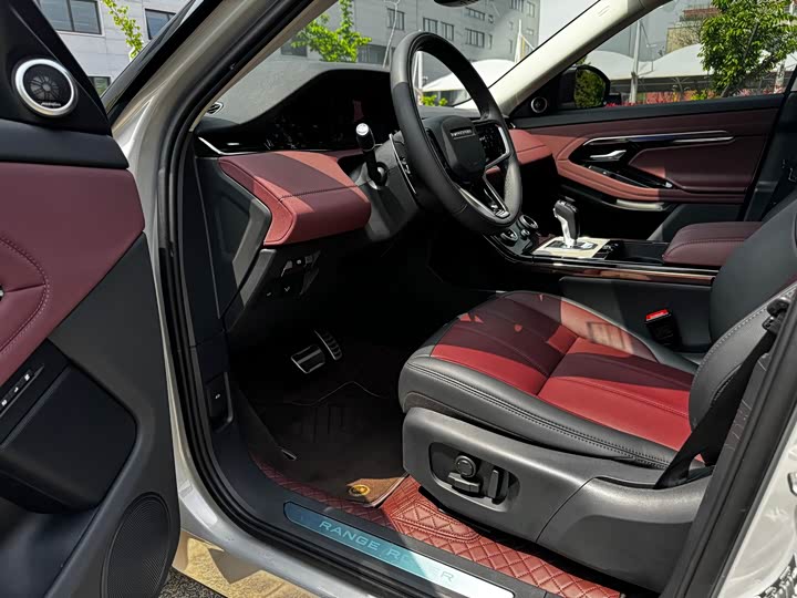 Land Rover Range Rover Evoque L, 2023 — фото 6 из 9