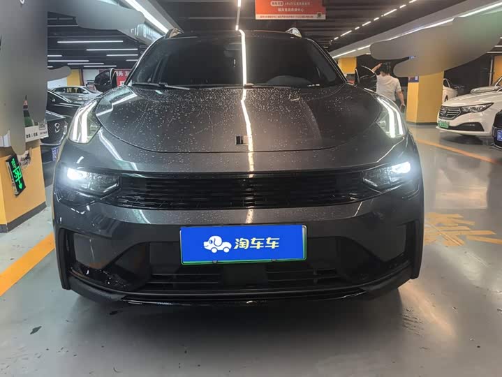 Lynk & Co 01 EM-P Hybrid, 2023 — фото 2 из 9