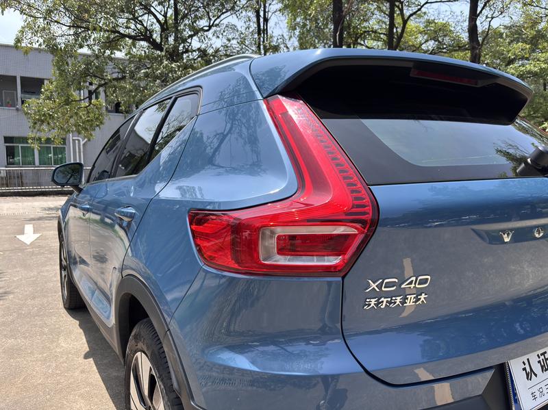 Volvo XC40, 2022 — фото 9 из 12