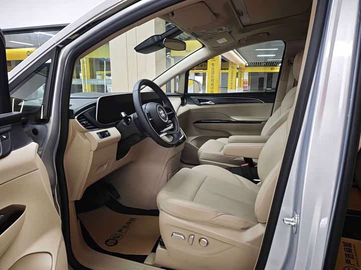 Buick GL8 Hybrid, 2025 — фото 8 из 9
