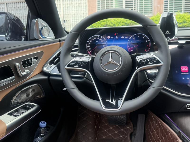Mercedes-Benz E-Class, 2025 — фото 11 из 12