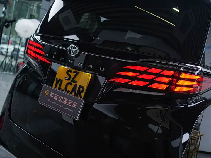 Toyota Alphard, 2025 — фото 9 из 9