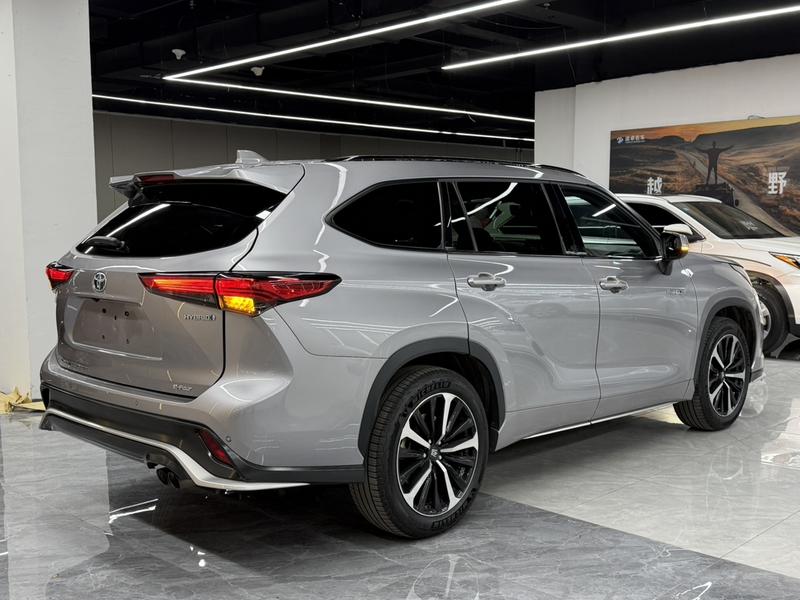 Toyota Crown Kluger, 2022 — фото 6 из 11