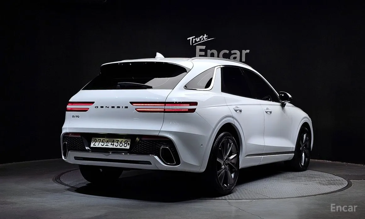 Genesis GV70, 2023 — фото 2 из 12