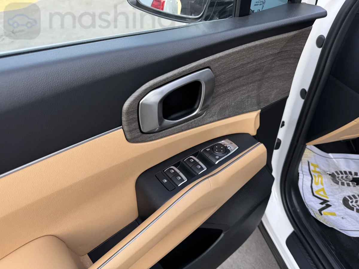 Kia Sorento, 2022 — фото 10 из 12