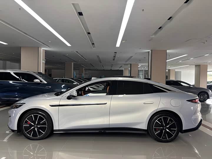 BYD Han L, 2025 — фото 8 из 9
