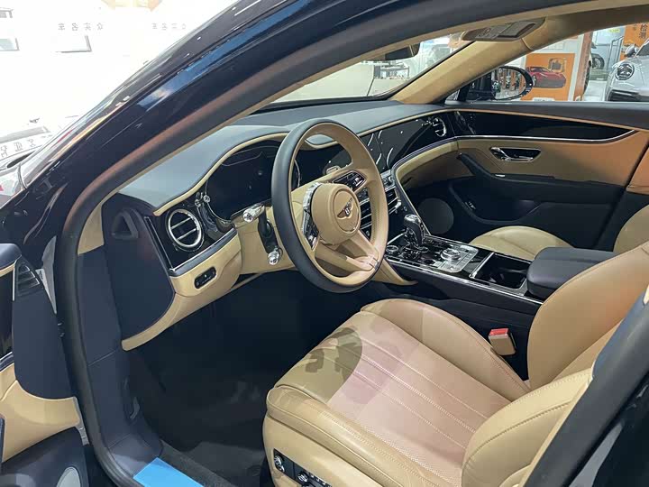Bentley Flying Spur, 2022 — фото 5 из 9