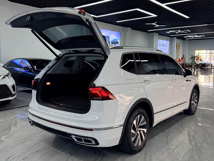 Volkswagen Tiguan L Hybrid, 2021 — фото 5 из 9