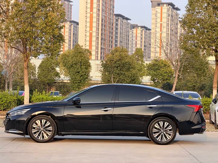 Nissan Teana, 2023 — фото 6 из 9