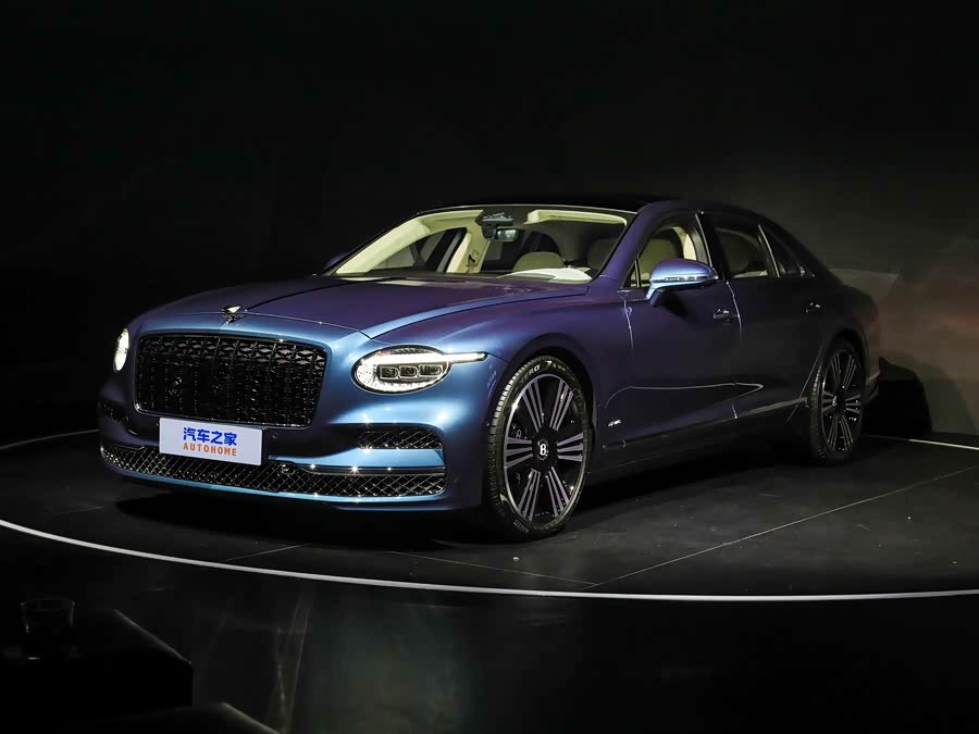 Bentley Flying Spur Hybrid, 2026 — купить в Тамбове под ключ