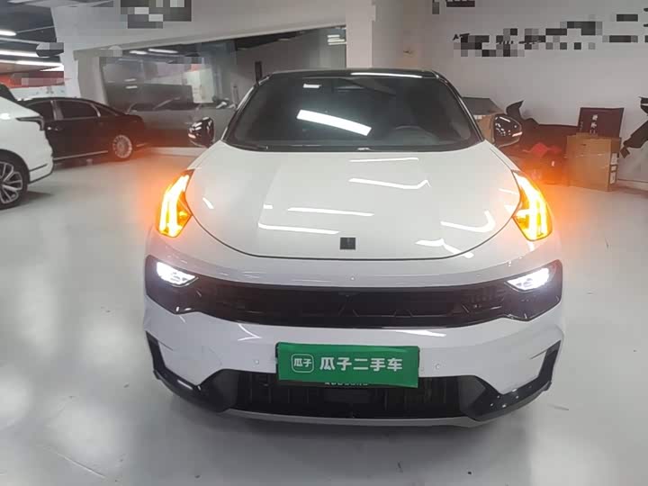 Lynk & Co 05 EM-P Hybrid, 2023 — фото 3 из 9