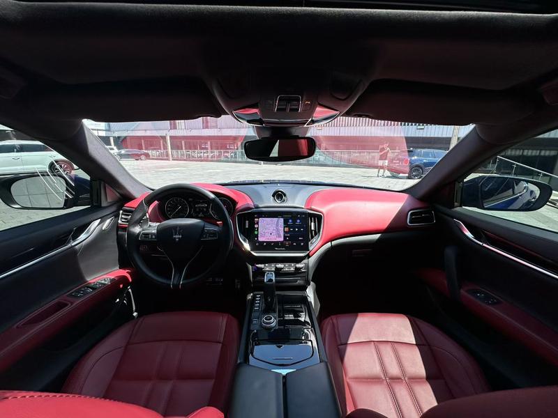 Maserati Ghibli, 2022 — фото 7 из 10