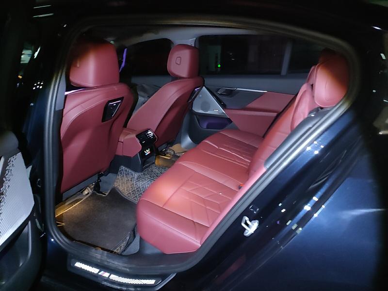 BMW 5 Series, 2025 — фото 9 из 12