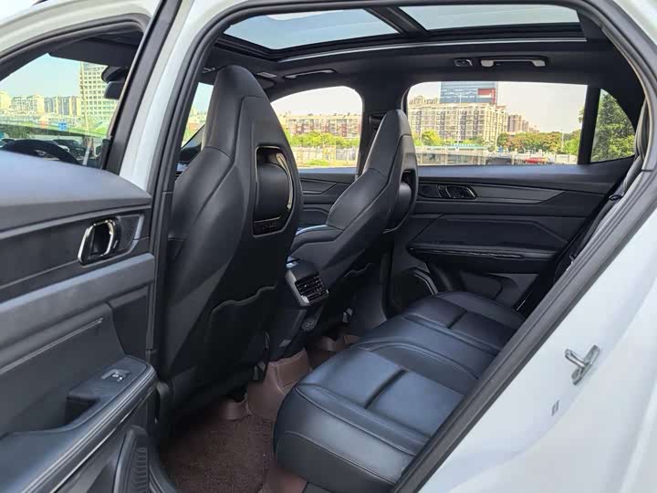 Lynk & Co 01 EM-P Hybrid, 2023 — фото 8 из 9