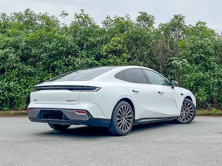 Geely Galaxy Starshine 8 EM-i, 2025 — фото 4 из 9