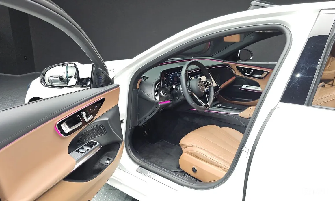 Mercedes-Benz E-Class, 2025 — фото 10 из 12