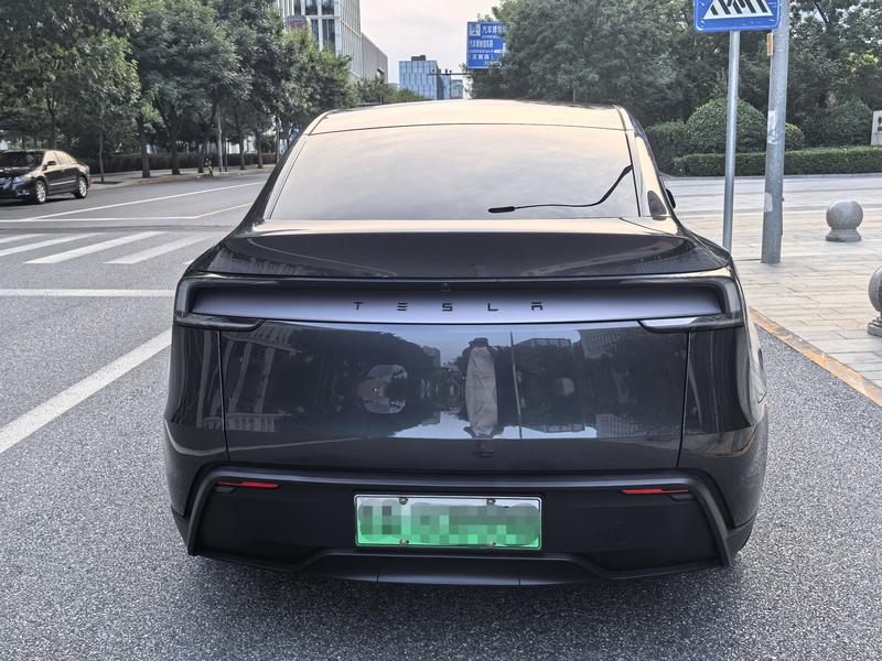 Tesla Model Y, 2025 — фото 6 из 12