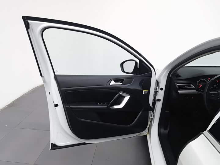Peugeot 408, 2022 — фото 8 из 9