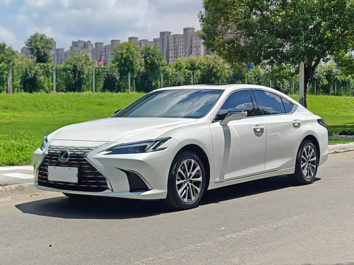 Lexus ES, 2025 — фото 2 из 9