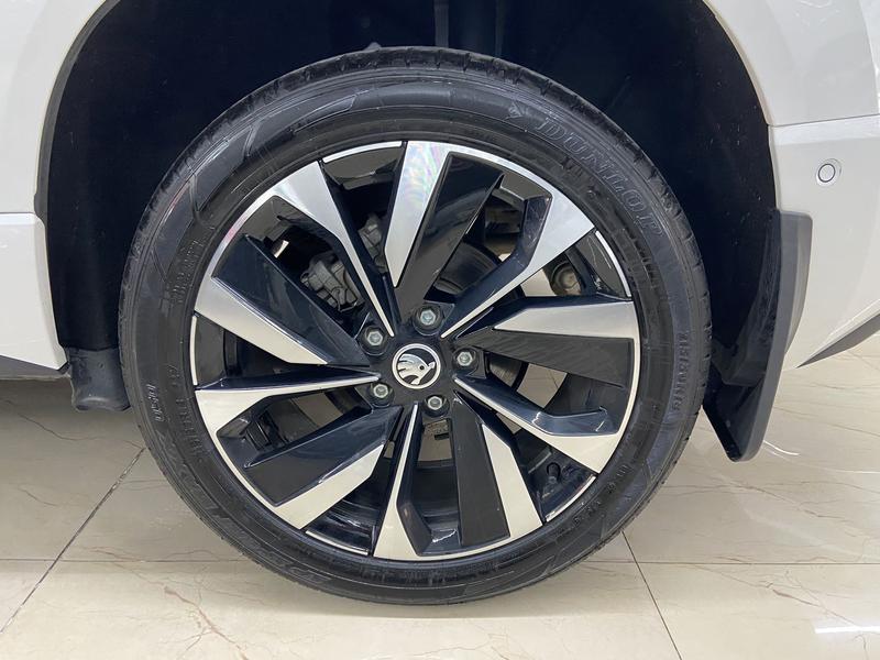Skoda Karoq, 2022 — фото 7 из 12