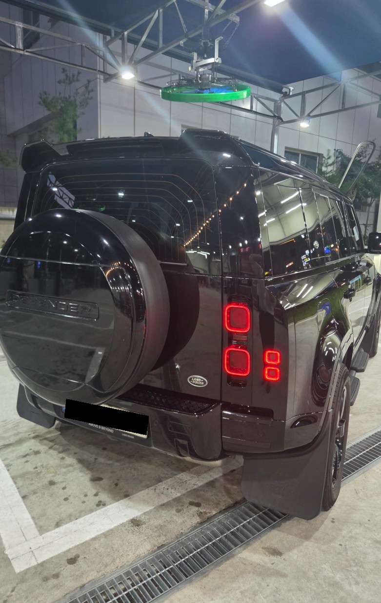Land Rover Defender, 2022 — фото 4 из 12