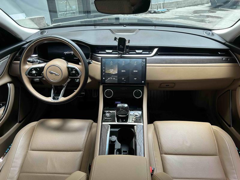 Jaguar XF L, 2025 — фото 7 из 12