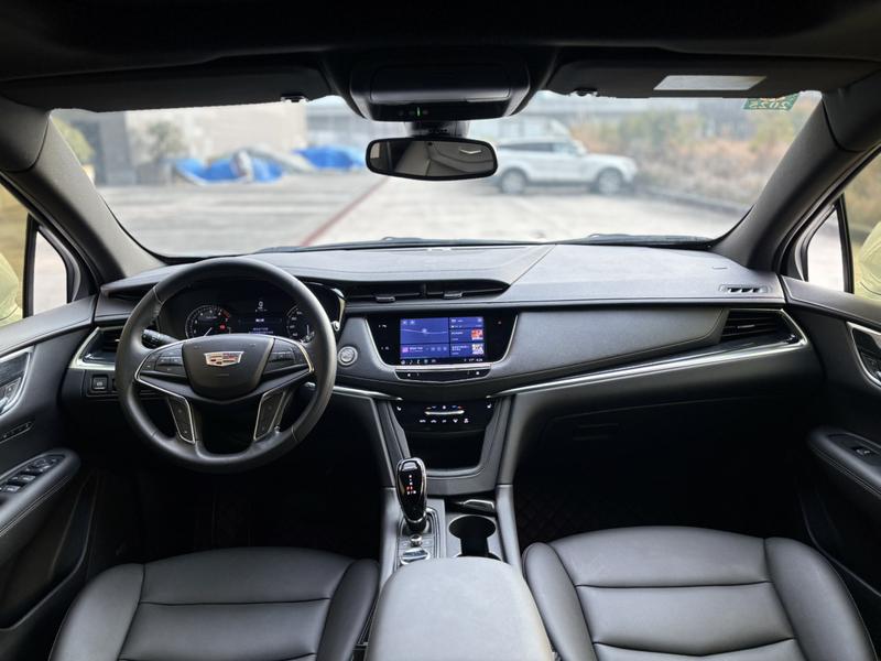 Cadillac XT5, 2023 — фото 8 из 12