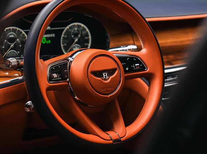 Bentley Flying Spur Hybrid, 2024 — фото 5 из 9
