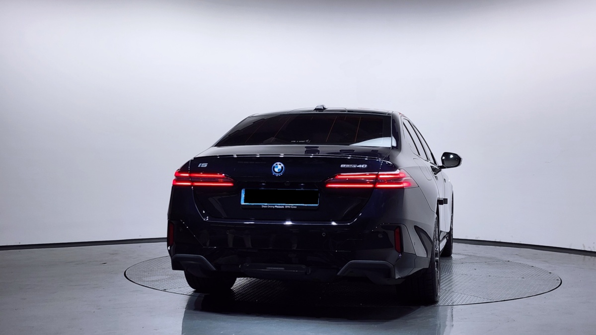 BMW i5, 2023 — фото 4 из 12