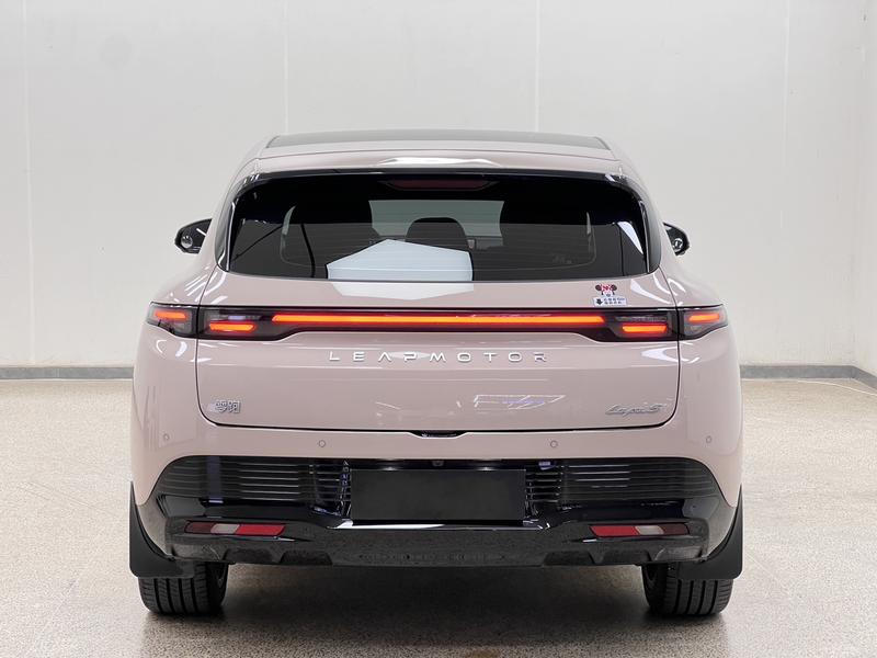 Leapmotor Lafa5, 2026 — фото 6 из 12