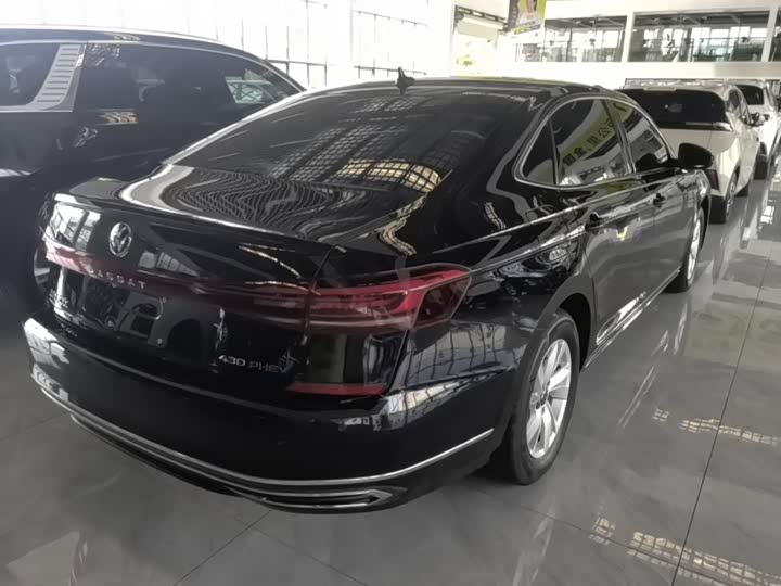 Volkswagen Passat Hybrid, 2025 — фото 5 из 9