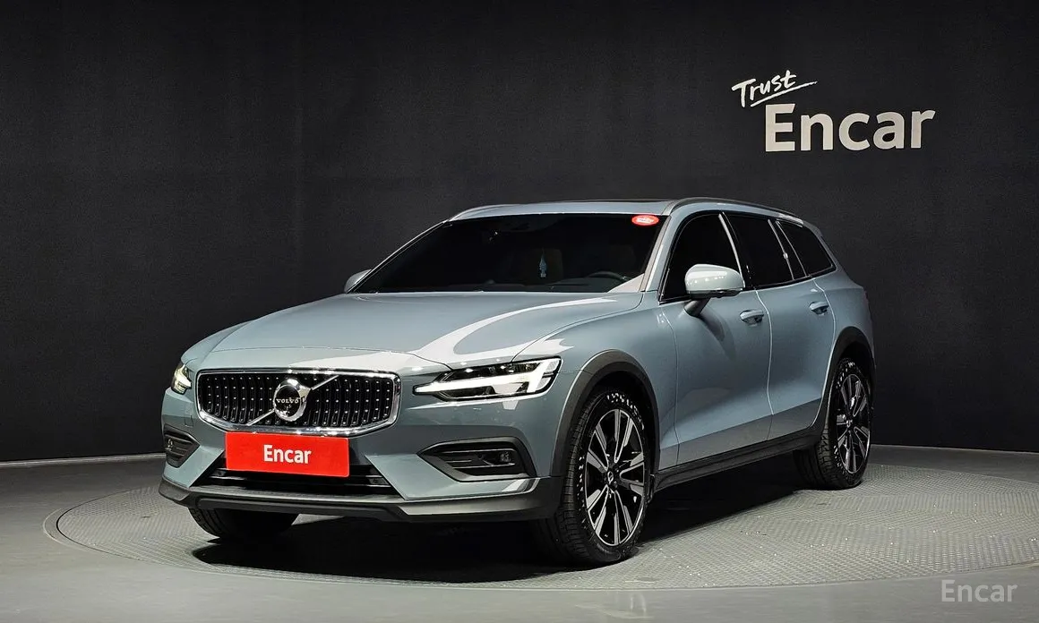 Volvo V60, 2021 — купить в Кирове под ключ
