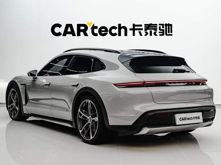 Porsche Taycan, 2023 — фото 5 из 9