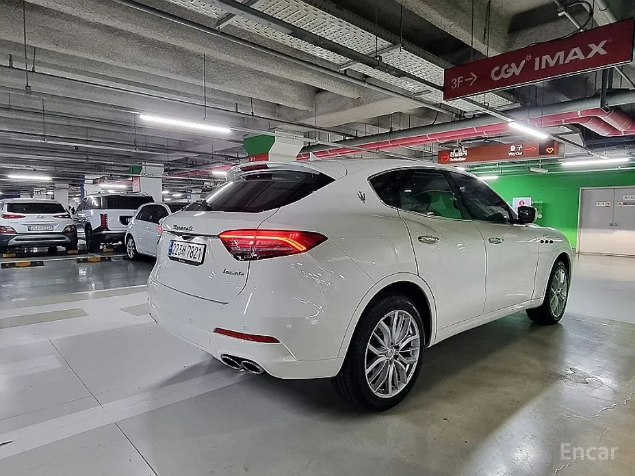 Maserati Levante, 2022 — фото 4 из 12
