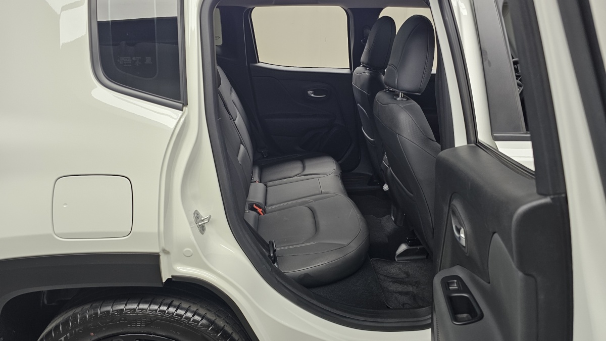 Jeep Renegade, 2022 — фото 10 из 12