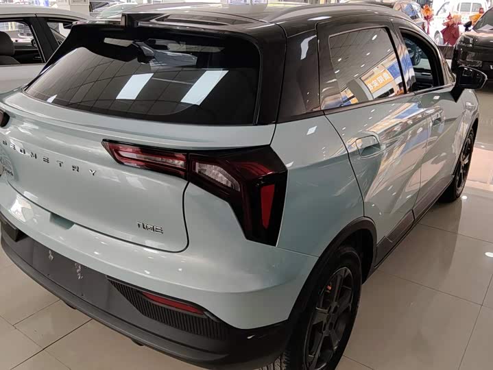 Geely Geometry E Firefly, 2022 — фото 3 из 9