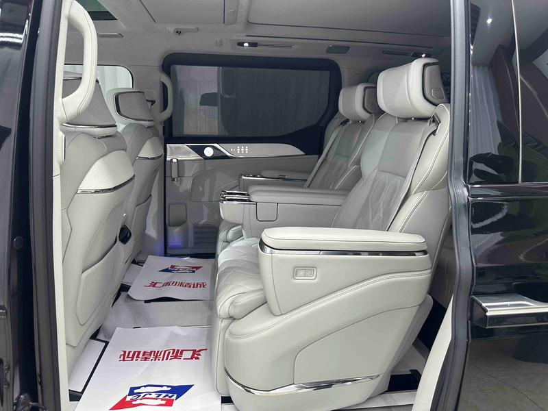 Volvo EM90, 2024 — фото 12 из 12