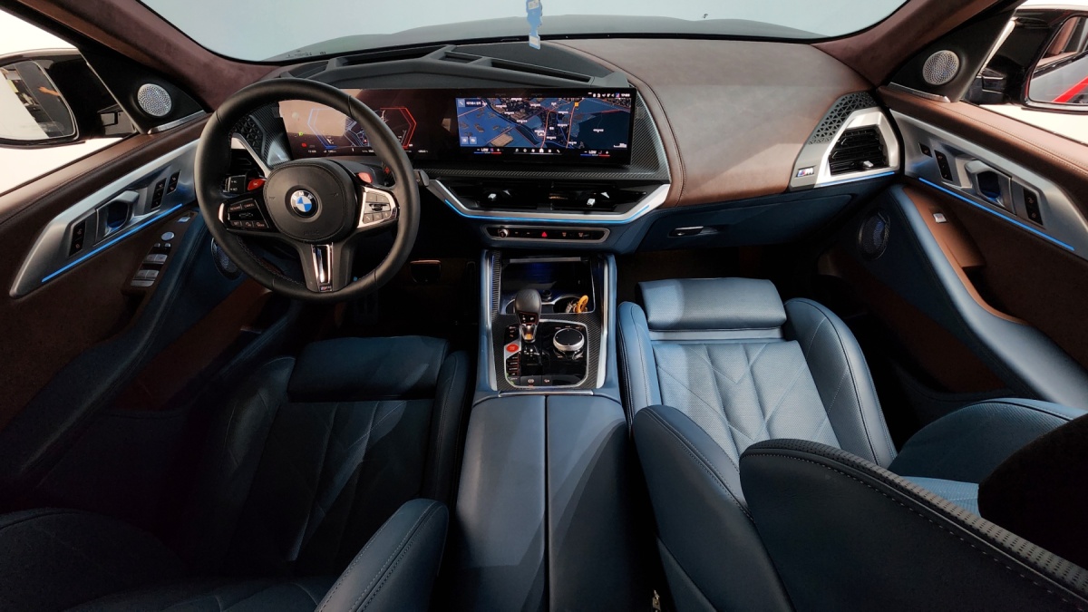BMW XM, 2025 — фото 6 из 12