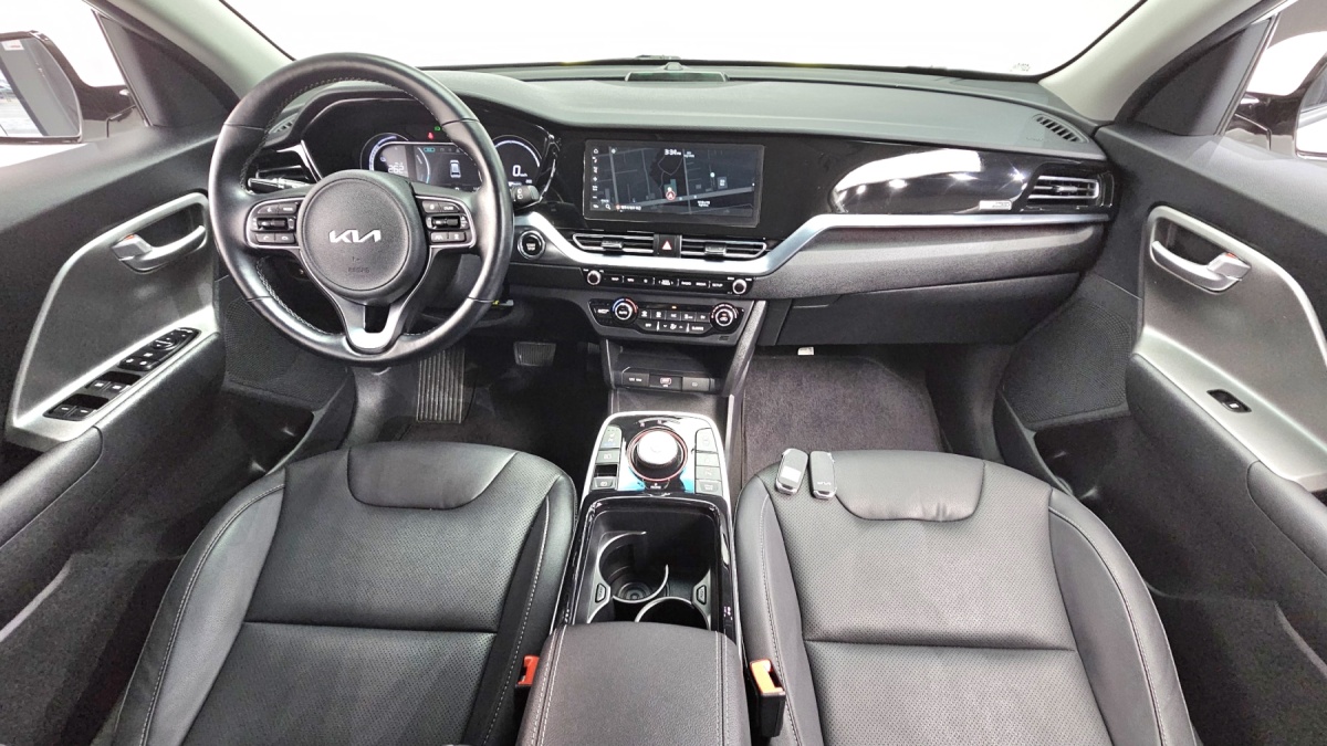 Kia Niro, 2023 — фото 7 из 12