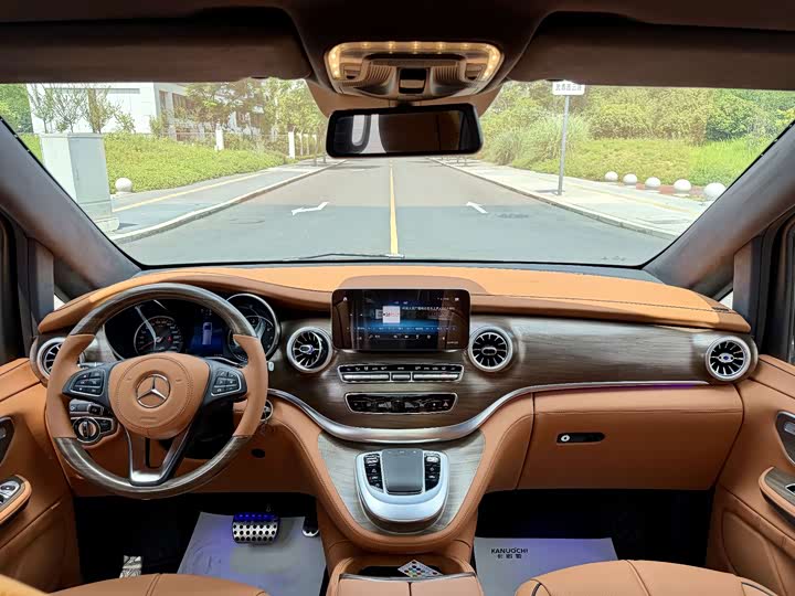 Mercedes-Benz V-Class, 2022 — фото 7 из 9