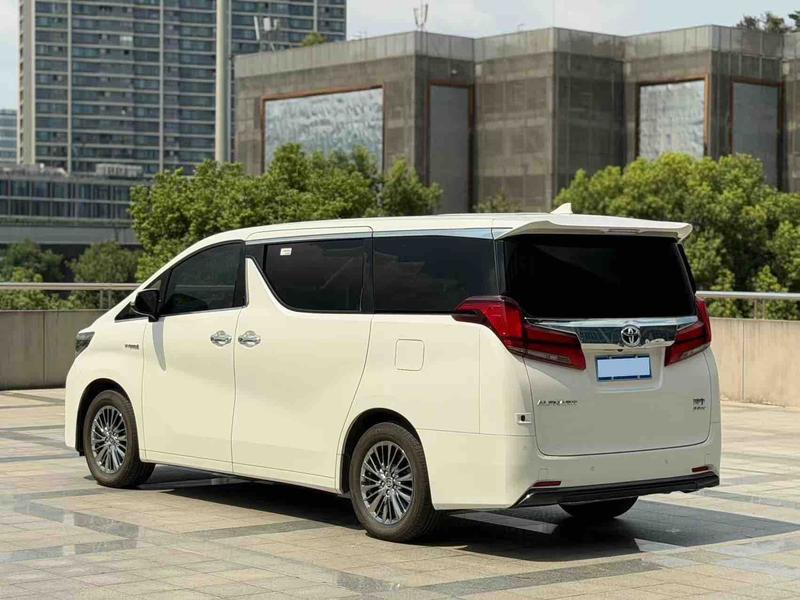 Toyota Alphard, 2022 — фото 5 из 12