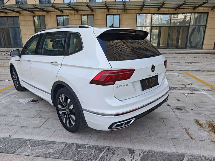 Volkswagen Tiguan L Pro, 2023 — фото 4 из 9